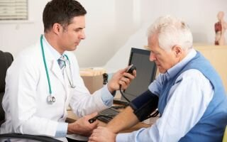 Особенности артериального давления у людей в 90 лет: как лечить